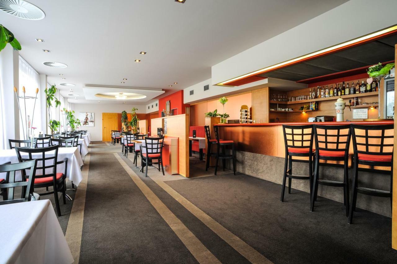 Hotel Steiger Krnov Bagian luar foto